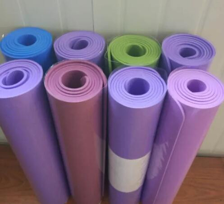 Matras Yoga PVC Multifungsi Nyaman Untuk Pelatihan Olahraga
